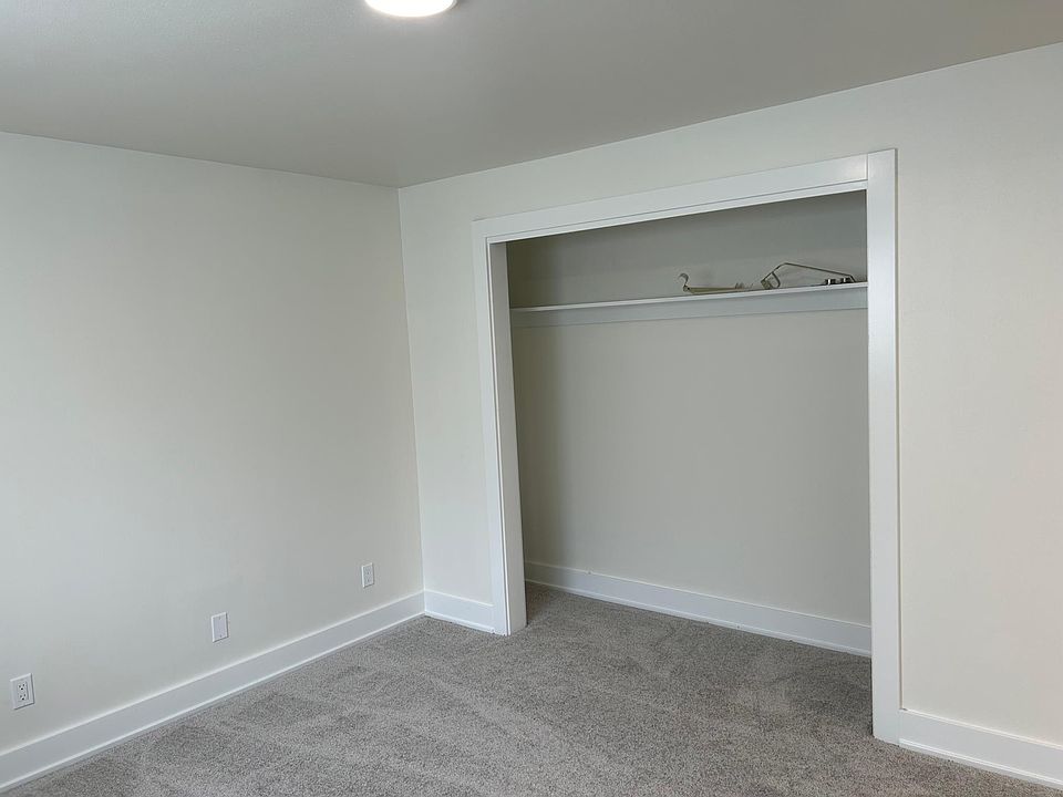 Large Bedroom