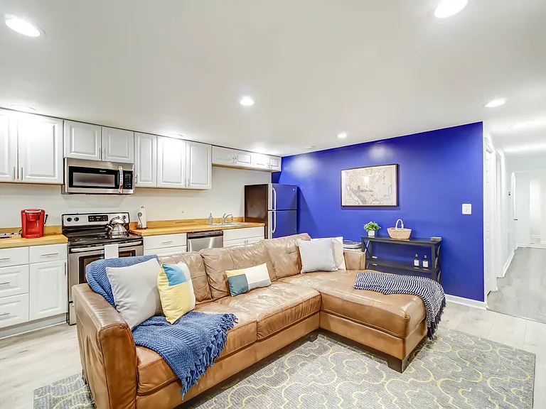58 Q St NE #2 — Photo 11