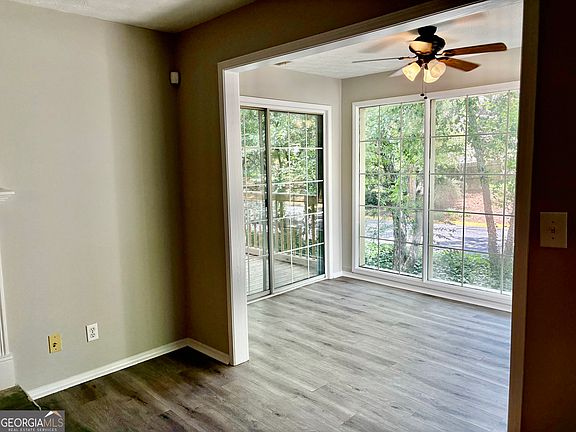 5th image of 1380 Brockett Pl