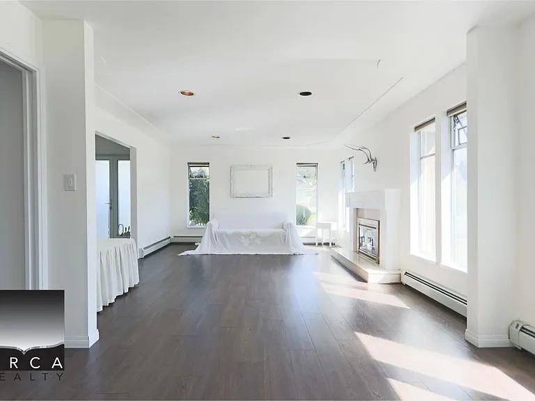 6400 Dakota Dr — Photo 5