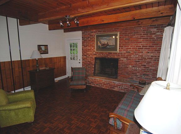 5th image of 83 Laure Ln