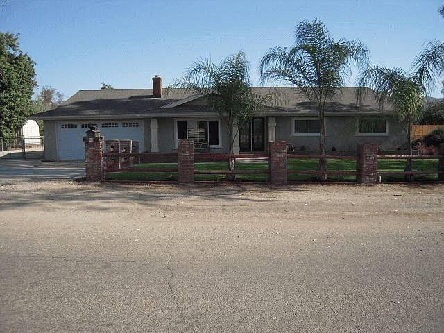1st image of 21945 Canyon Dr
