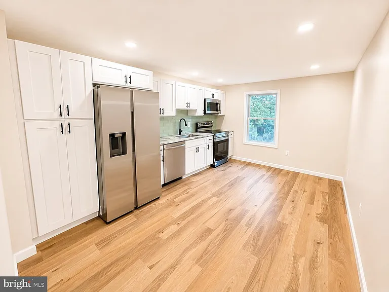 82 Central Ave — Photo 7