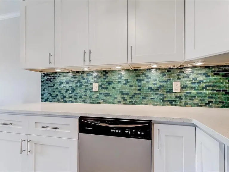 51 Island Way #104 — Photo 14