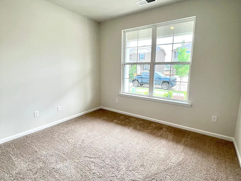 5010 Markfield Ln — Photo 4
