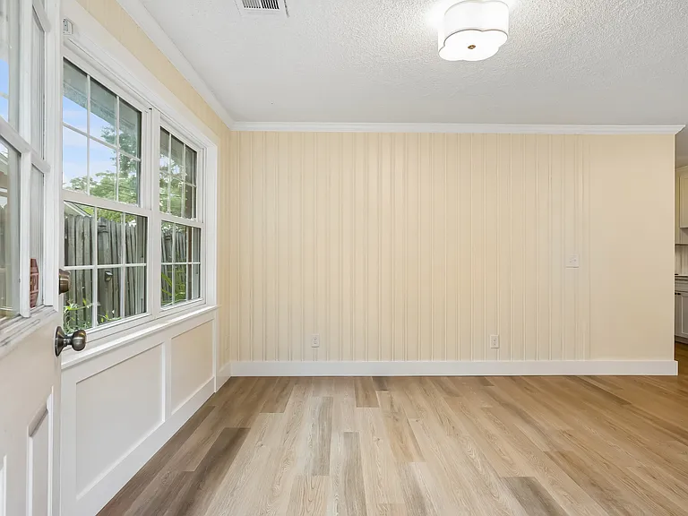 5034 Victoria Ave #B — Photo 11
