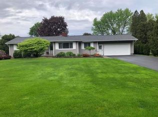 112 Longsworth Dr, Rochester, NY 14625