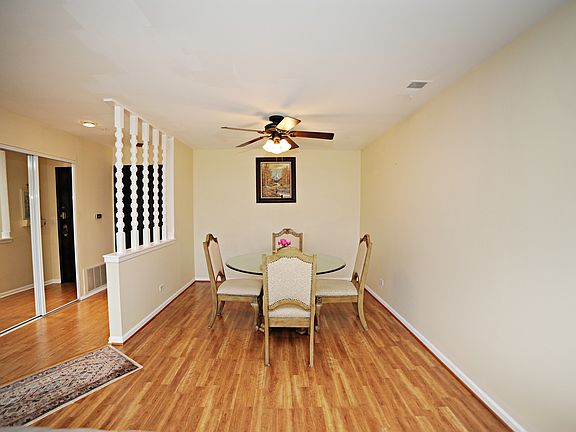 5th image of 250 W Parliament Pl APT 206