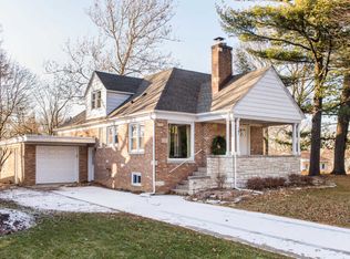 102 S Blanchard St, Wheaton, IL