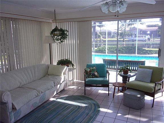 5th image of 520 Matares Dr