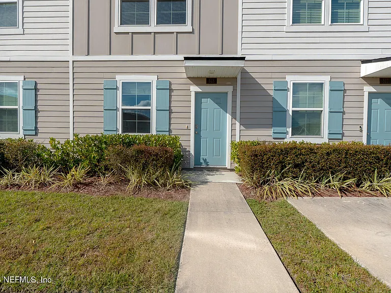 513 Spanish Oaks Way — Photo 2