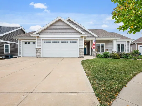 245 Greenway Circle, Deerfield, WI 53531