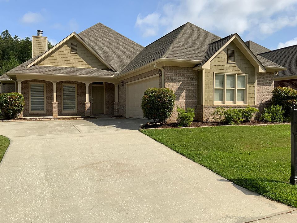 320 Narrows Drive on large corner lot!