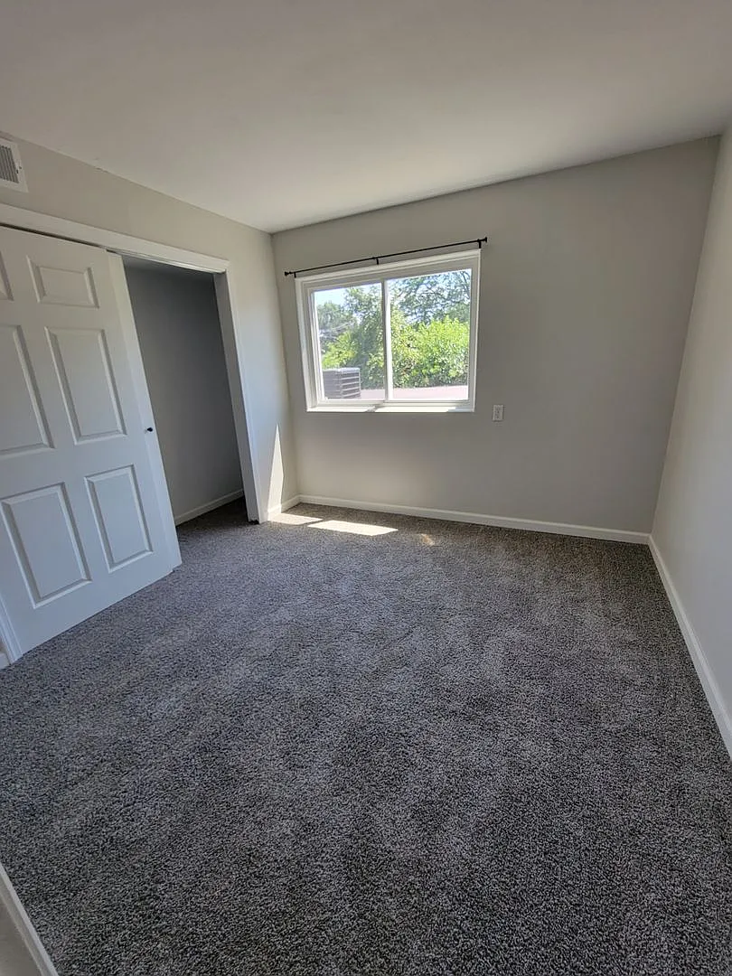 2617 N Clark St. — Photo 4