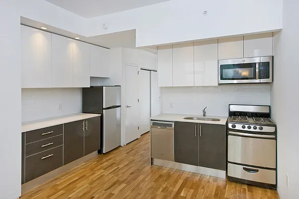 Rented by Astoria Realty | media 24
