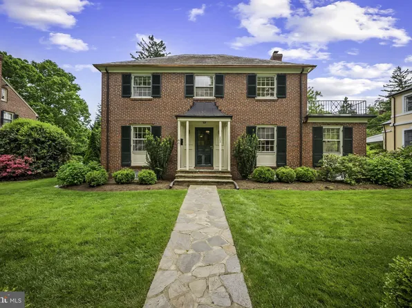203 Saint Dunstans Rd, Baltimore, MD 21212