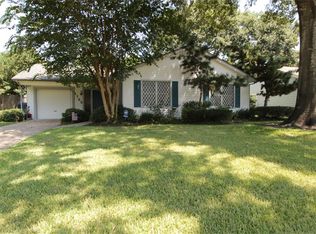 1722 Gardenia Dr, Houston, TX 77018