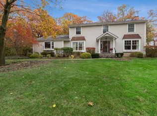 649 Forest Hill Rd, Lake Forest, IL 60045