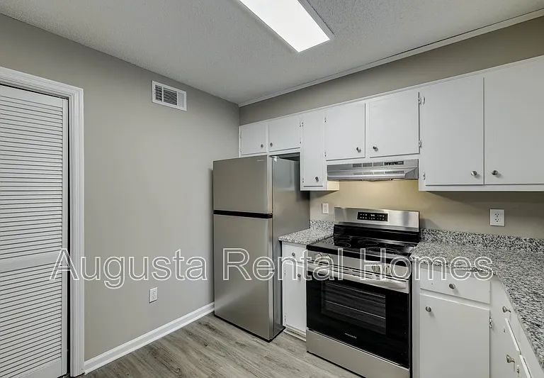 146 Chalet North Ct #146 — Photo 14