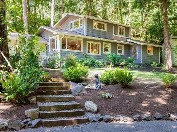 4657 Island Avenue NE, Bainbridge Island, WA 98110