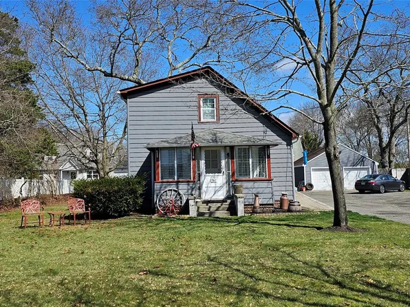 31 Miller Avenue, Center Moriches, NY 11934