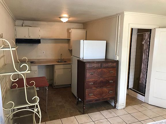 2nd image of 3720 Theresa St #6