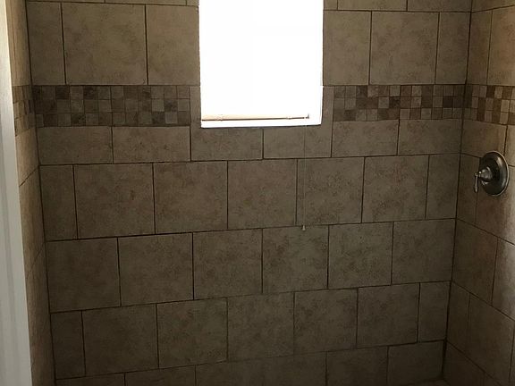 2nd image of 1633 Washington Ave APT B