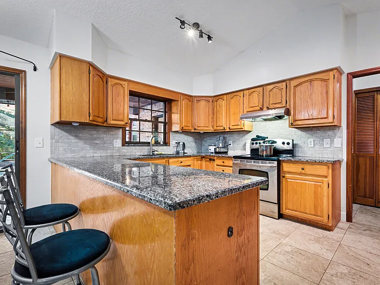 523 Princewood Dr — Photo 21