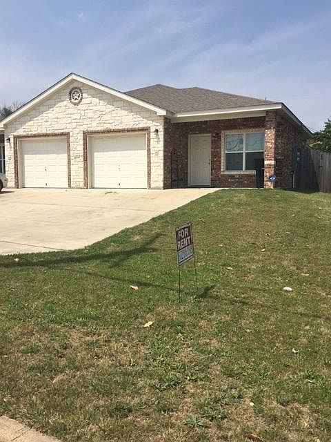 1st image of 2410 Saulsbury Dr APT B