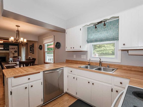 5th image of 1005 Burrie Ln