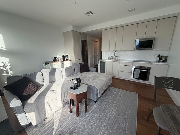 3rd image of 1515 Commonwealth Ave #305