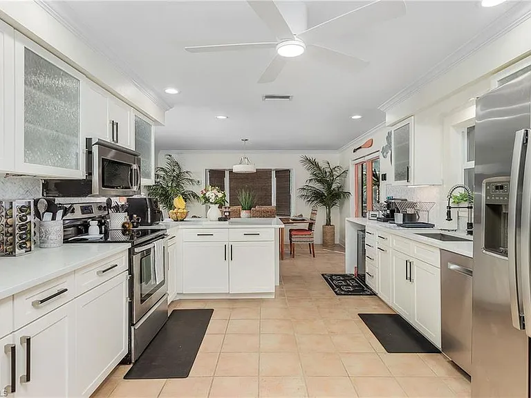 2950 Coach House Ln — Photo 19