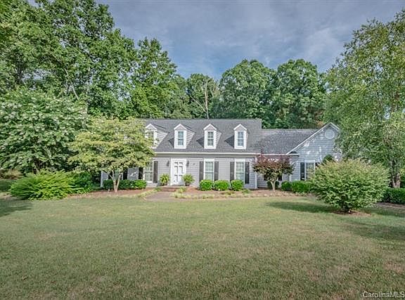 2nd image of 3501 Brentwood Dr