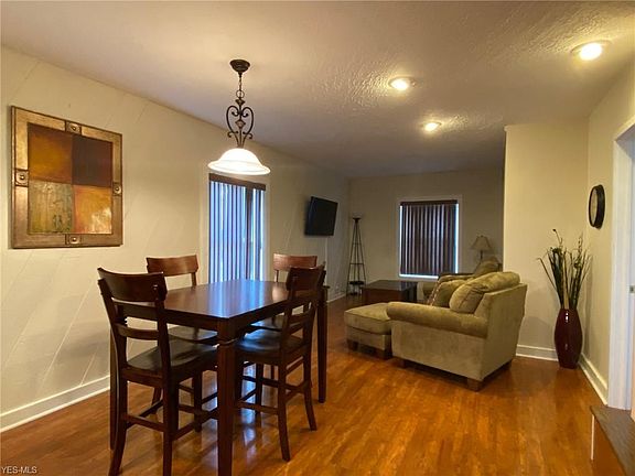 4th image of 107 Water St #Up