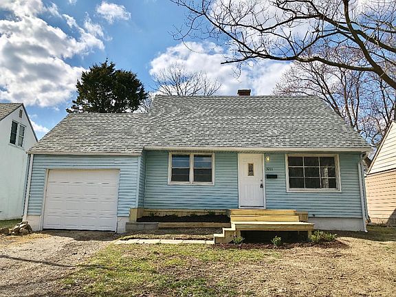 2nd image of 3211 Dresden St