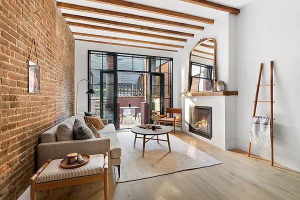 Sold by Compass | media 1