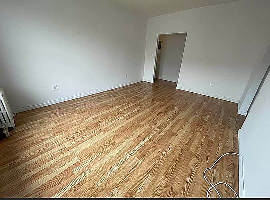 2nd image of 1089 E 34th St #11