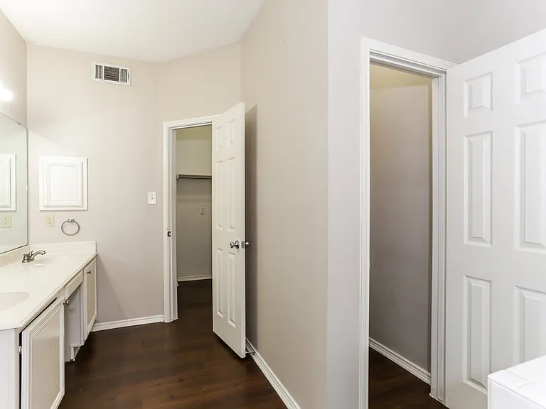 317 Pebblebrook Ln — Photo 12