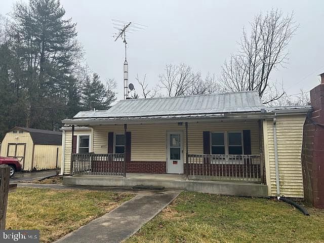 1st image of 2303 Chestnut Grove Rd