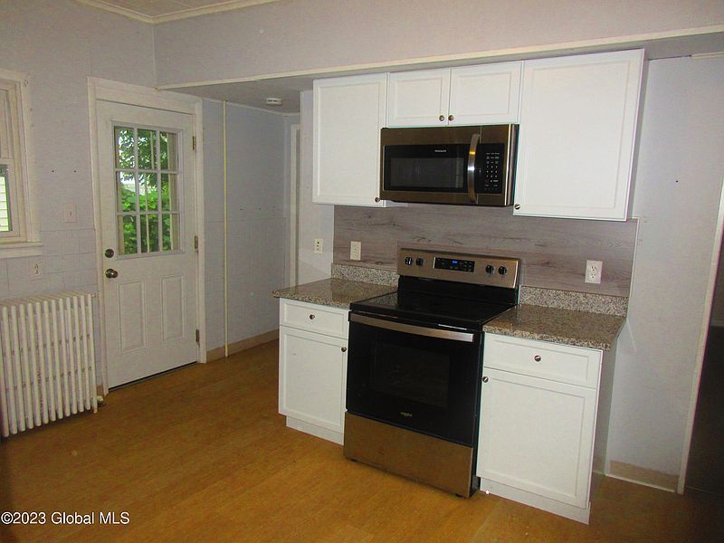 3rd image of 129 N 3rd Avenue