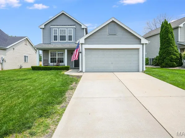 1740 Ambrose Terrace Dr, Swansea, IL 62226