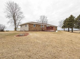 1021 Fish Ln, Hazel Green, WI 53811