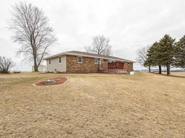 1021 Fish Lane Lane, Hazel Green, WI 53811