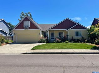 323 NW Pacific Hills Dr, Willamina, OR