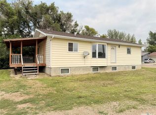 100 1st AVENUE N, Lucky Lake, SK S0L 1Z0