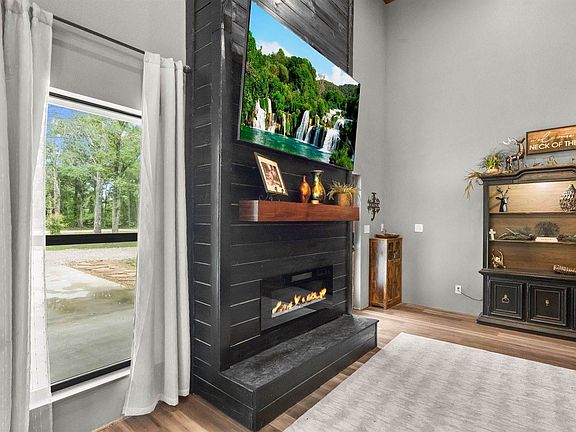 5th image of 2031 Bobcat Cir
