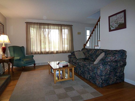 Family room - bay window