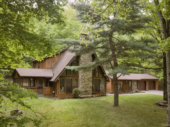 91 W Corbett Road, Montgomery, NY 12549