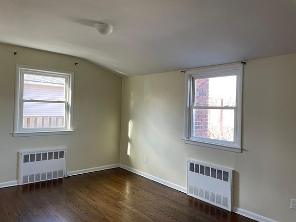 4th image of 165 Peter Ave Floor 2