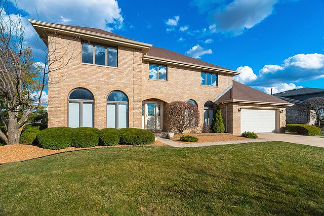 1st image of 15631 Twin Lakes Dr